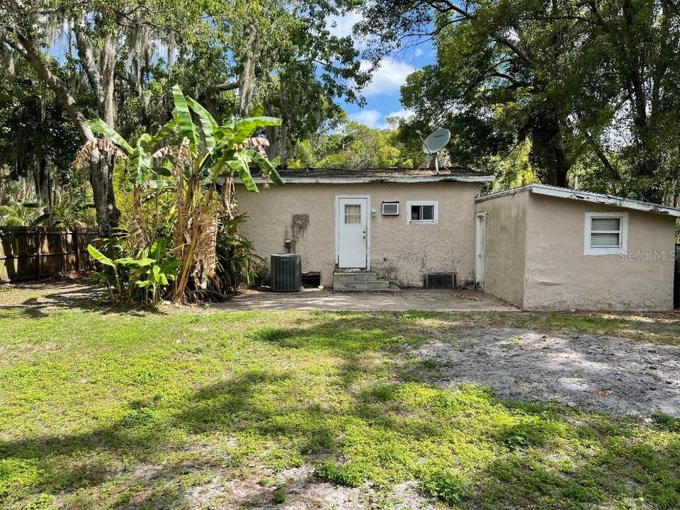Recently Sold: $89,900 (3 beds, 2 baths, 1094 Square Feet)