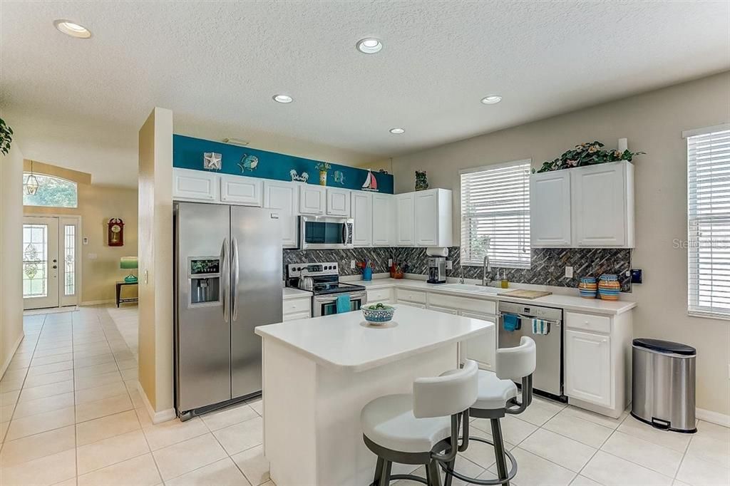 Recently Sold: $365,000 (3 beds, 2 baths, 2035 Square Feet)