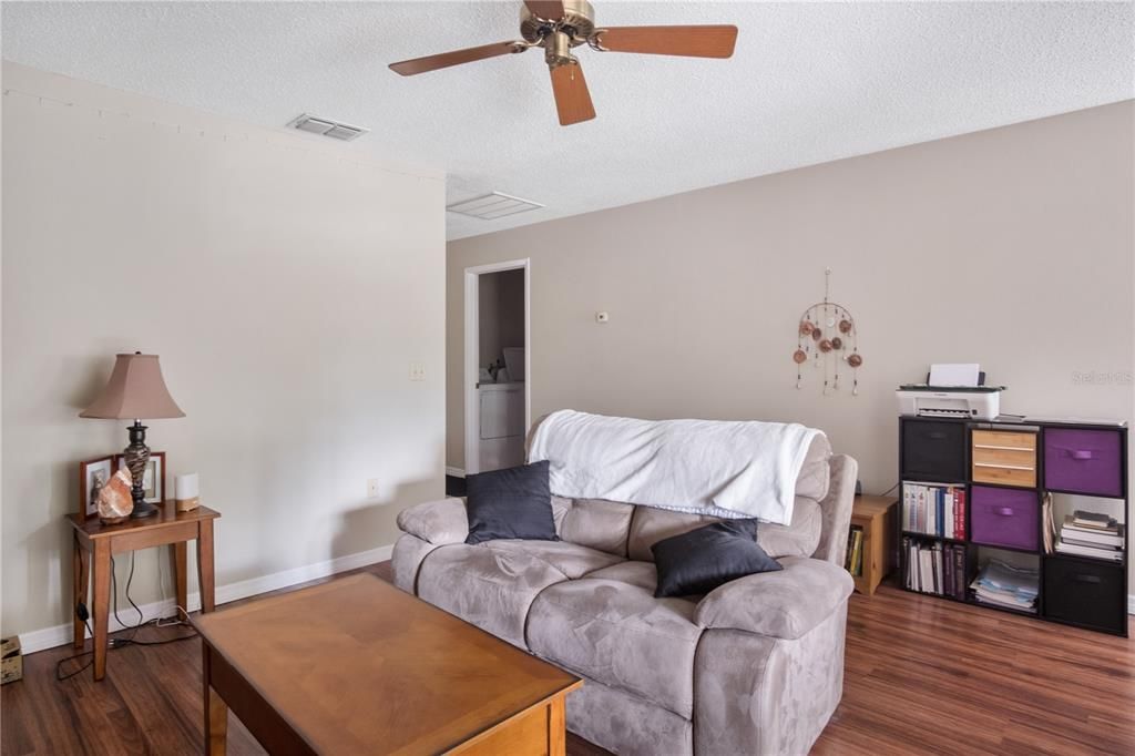 Recently Sold: $89,900 (1 beds, 1 baths, 790 Square Feet)