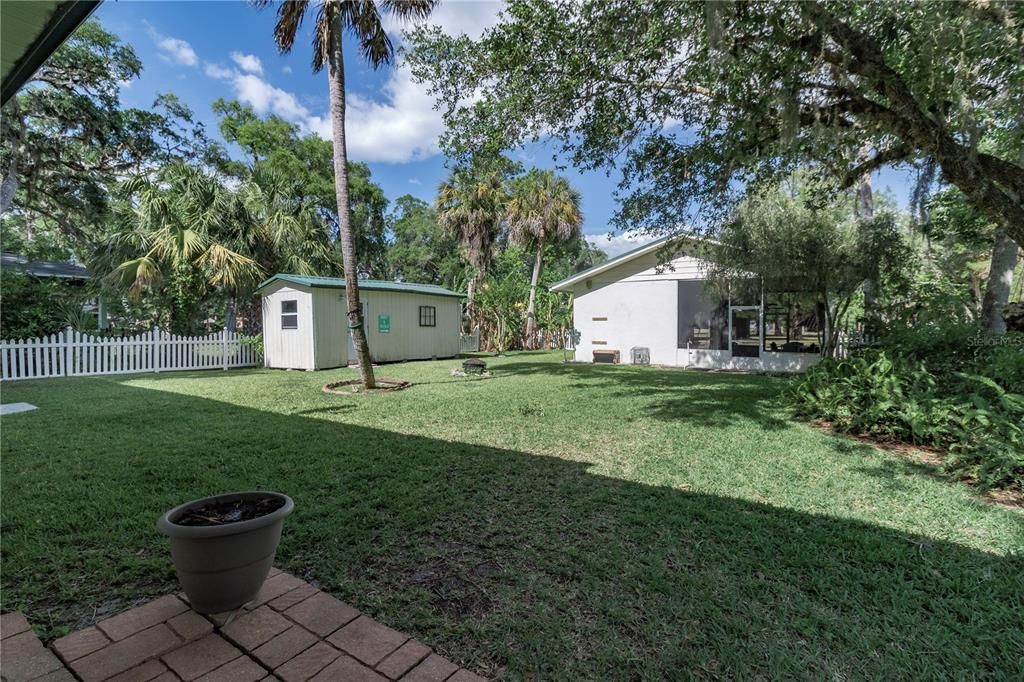 Recently Sold: $335,000 (2 beds, 2 baths, 909 Square Feet)