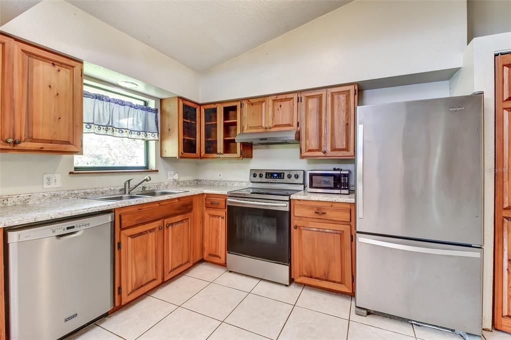Recently Sold: $225,000 (3 beds, 2 baths, 1401 Square Feet)