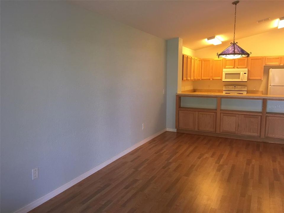 Recently Rented: $1,400 (2 beds, 2 baths, 1184 Square Feet)
