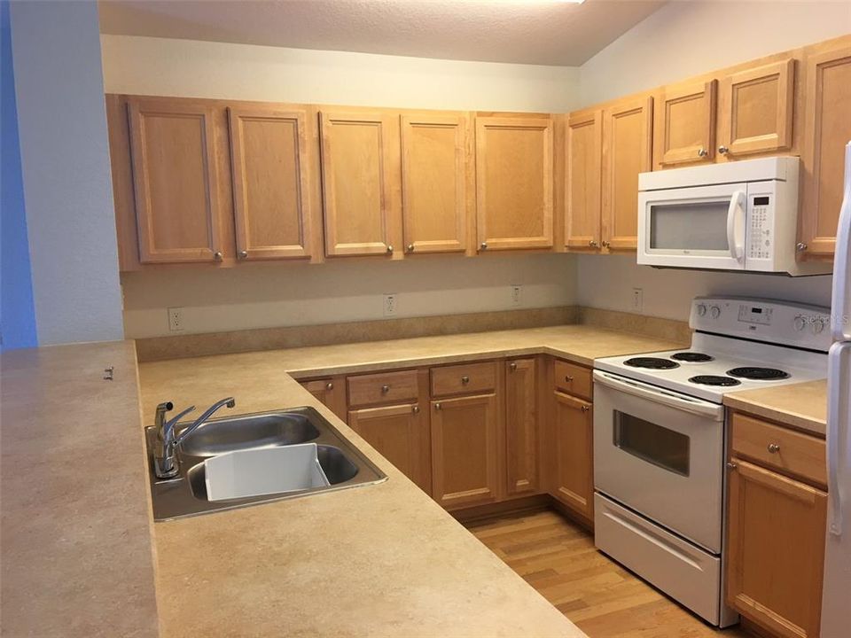 Recently Rented: $1,400 (2 beds, 2 baths, 1184 Square Feet)