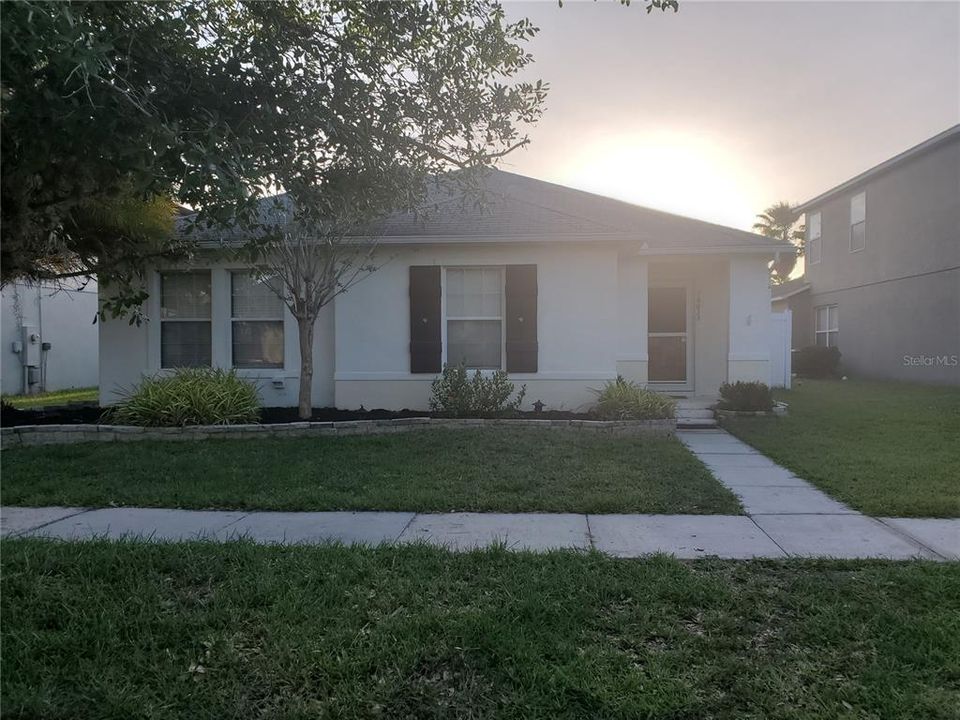 Recently Sold: $310,000 (4 beds, 2 baths, 1701 Square Feet)