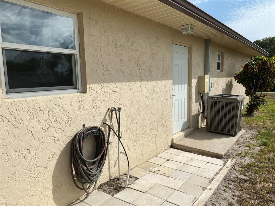 Recently Sold: $317,900 (2 beds, 2 baths, 1135 Square Feet)