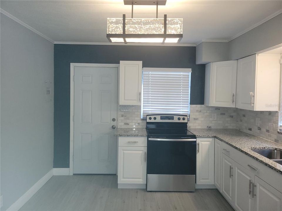 Recently Sold: $196,500 (2 beds, 1 baths, 778 Square Feet)