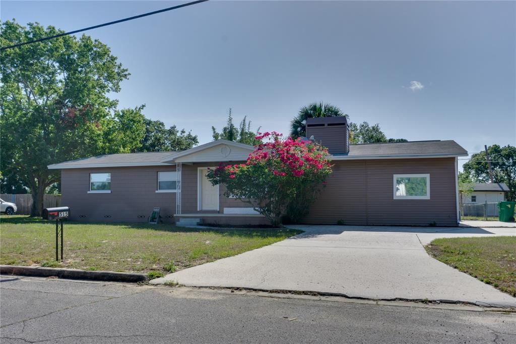 Recently Sold: $179,000 (3 beds, 2 baths, 1476 Square Feet)