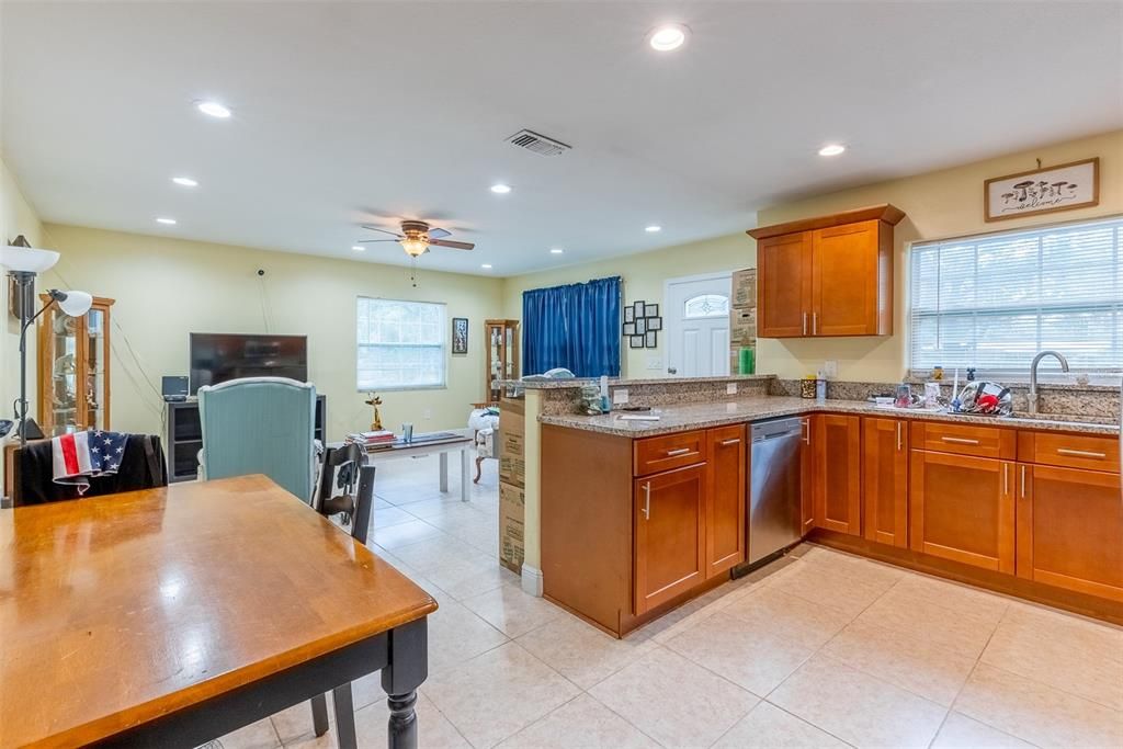 Recently Sold: $249,999 (1 beds, 1 baths, 900 Square Feet)
