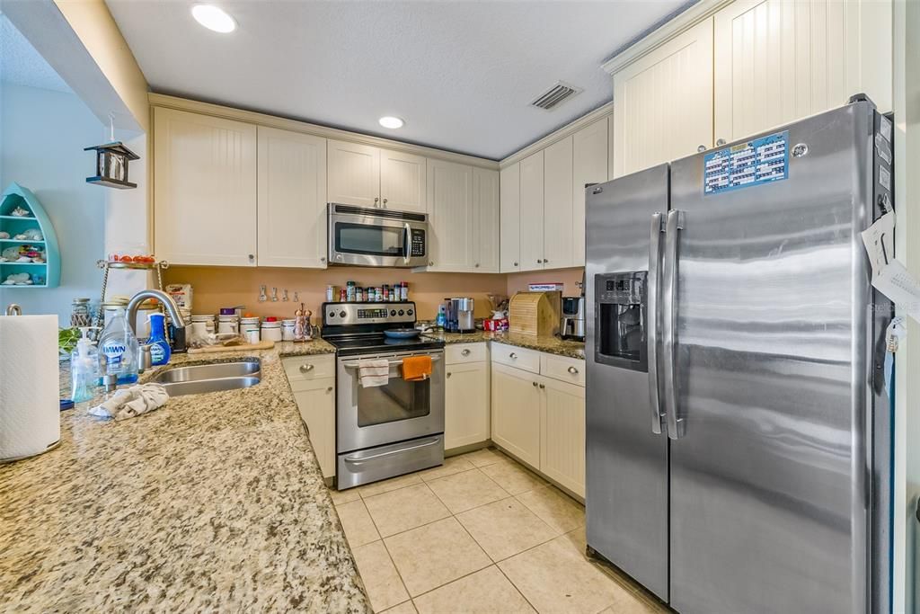 Recently Sold: $1,095,000 (3 beds, 2 baths, 1420 Square Feet)