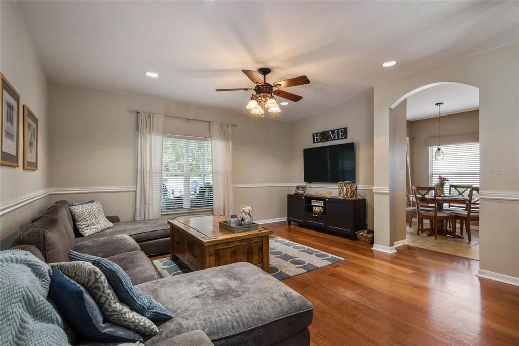 Recently Sold: $350,000 (3 beds, 2 baths, 1700 Square Feet)