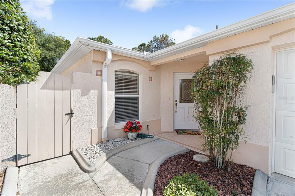 Recently Sold: $264,000 (2 beds, 2 baths, 1116 Square Feet)