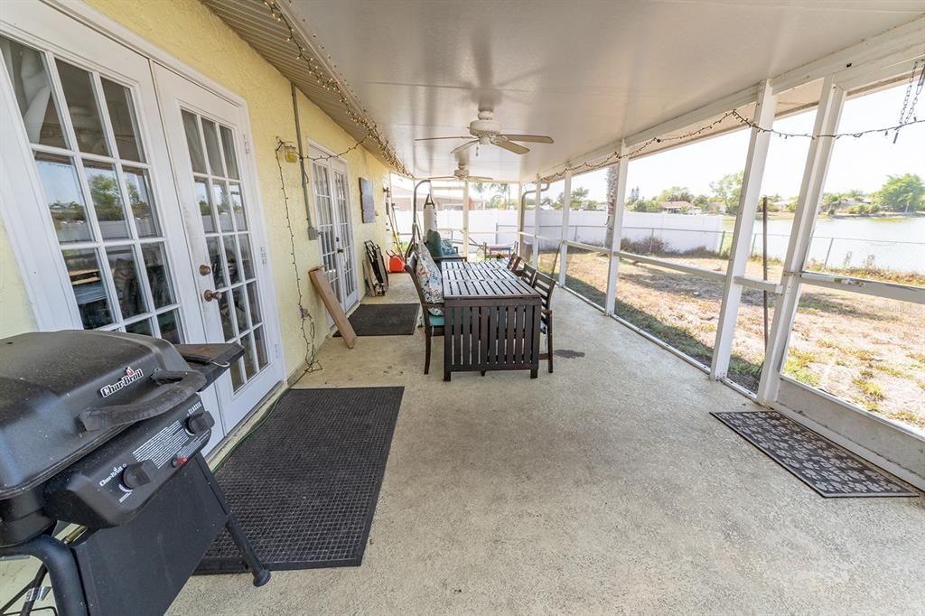 Recently Sold: $184,888 (2 beds, 1 baths, 904 Square Feet)
