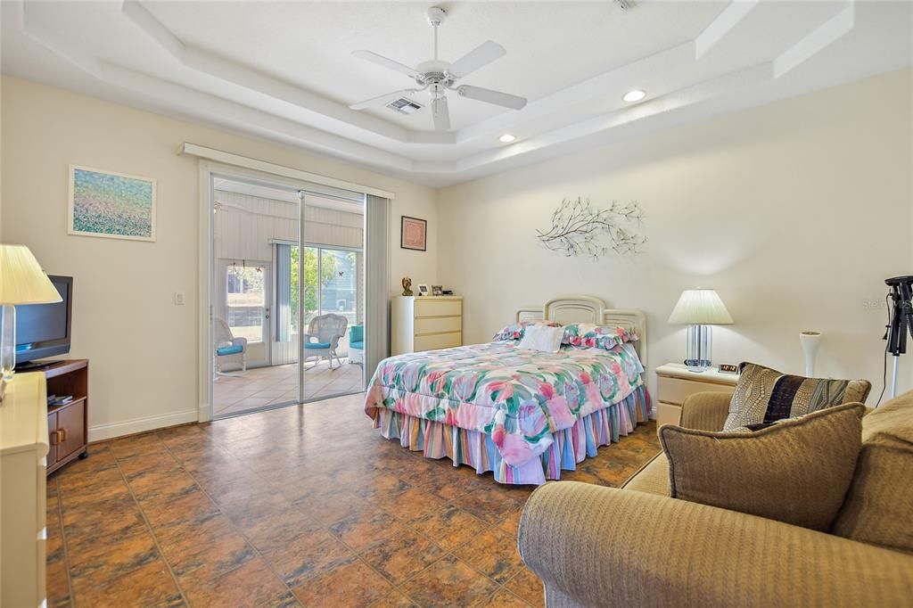 Recently Sold: $335,000 (2 beds, 2 baths, 1606 Square Feet)