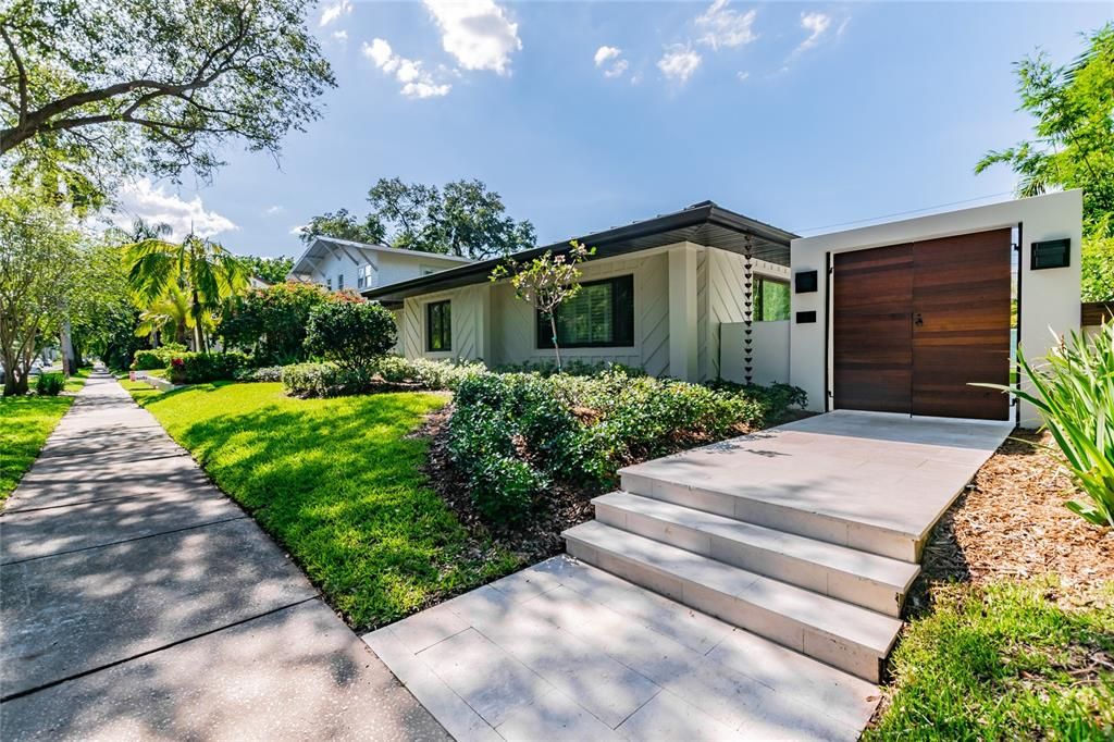 Recently Sold: $1,499,000 (3 beds, 4 baths, 2685 Square Feet)