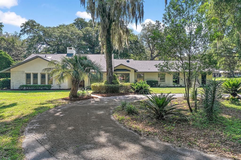 Front circular driveway