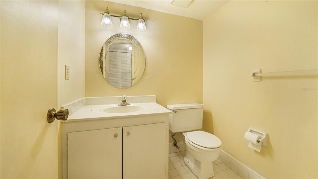 最近售出: $130,000 (2 贝兹, 1 浴室, 1261 平方英尺)