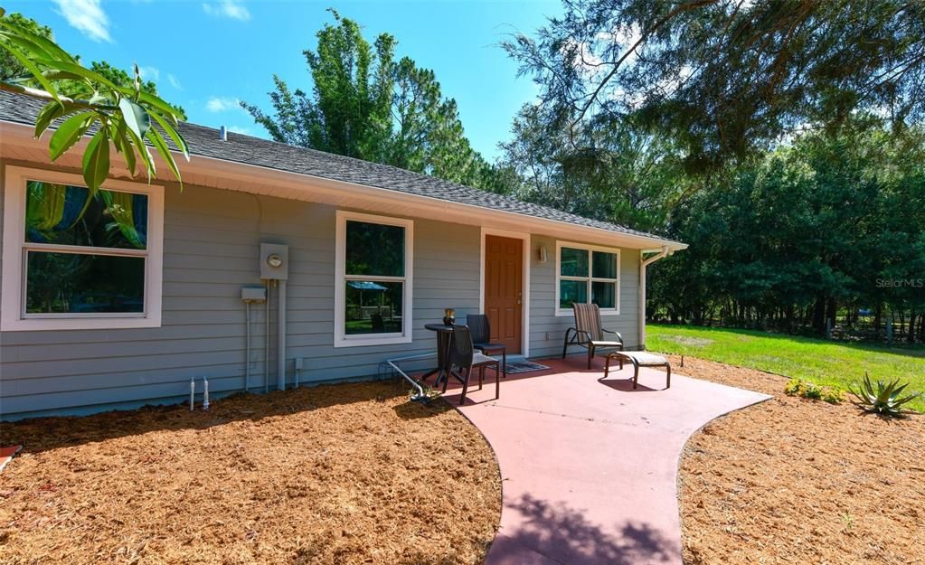 Recently Sold: $475,000 (3 beds, 2 baths, 1456 Square Feet)