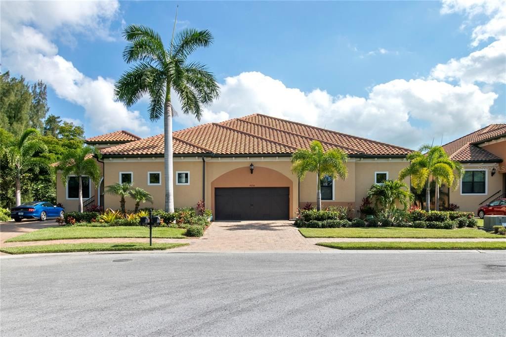 Recently Sold: $599,999 (3 beds, 2 baths, 2482 Square Feet)