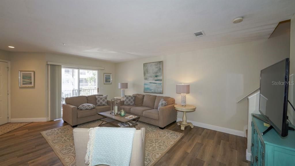 Recently Sold: $253,000 (2 beds, 2 baths, 1224 Square Feet)