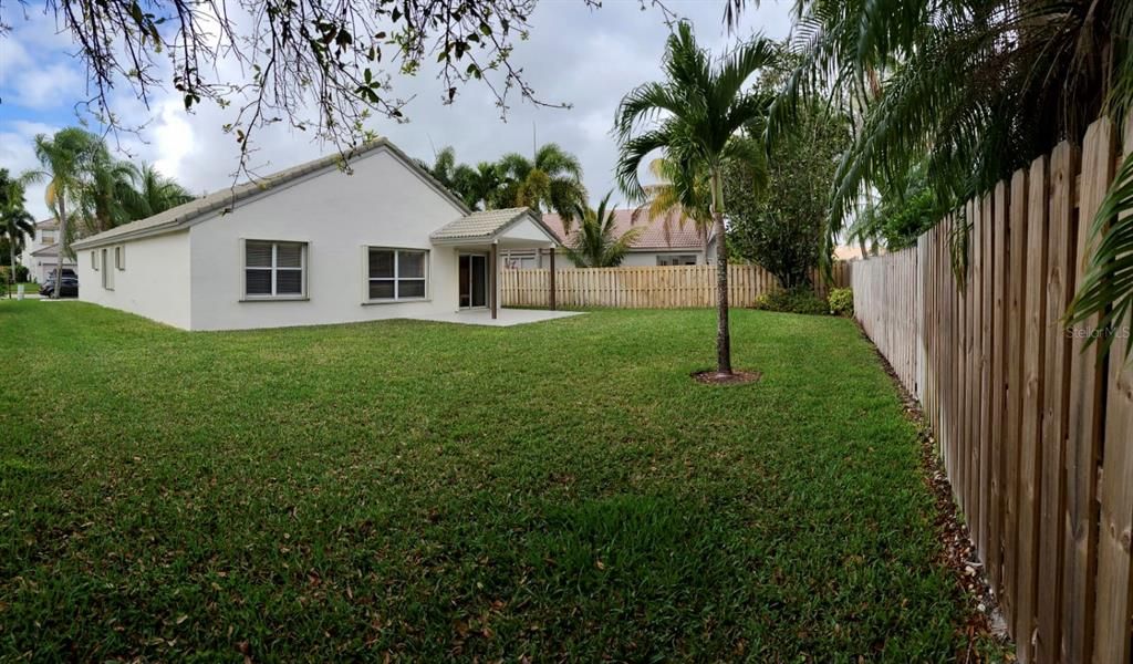 Recently Sold: $465,000 (3 beds, 2 baths, 1456 Square Feet)