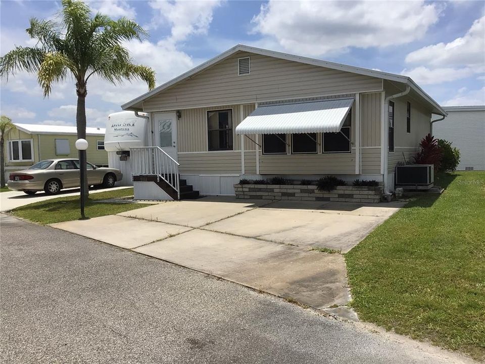 Recently Sold: $69,900 (1 beds, 1 baths, 916 Square Feet)