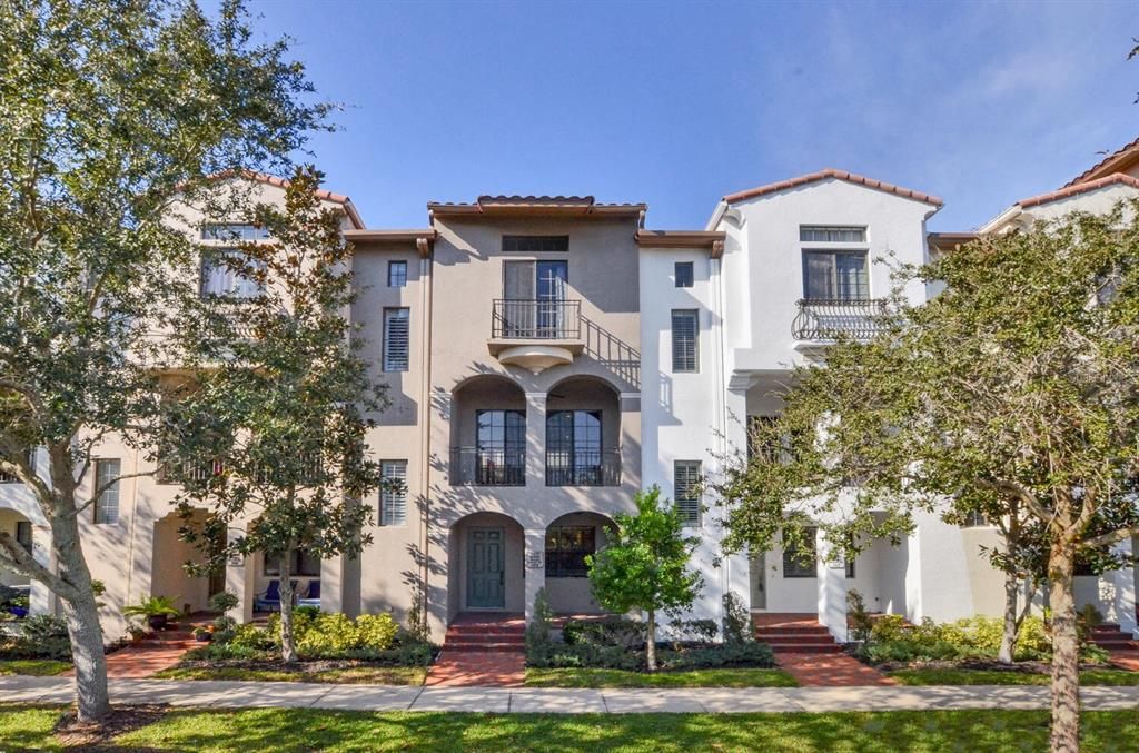 Recently Sold: $425,000 (2 beds, 2 baths, 1745 Square Feet)