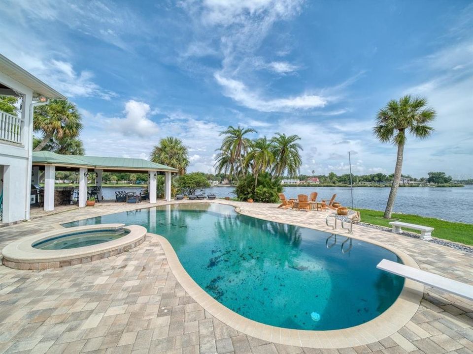 Recently Sold: $2,745,000 (4 beds, 3 baths, 5100 Square Feet)