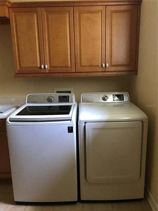Samsung Washer and Dryer stay