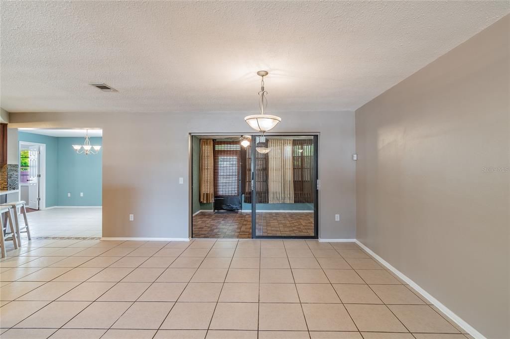 Recently Sold: $250,000 (3 beds, 2 baths, 1862 Square Feet)