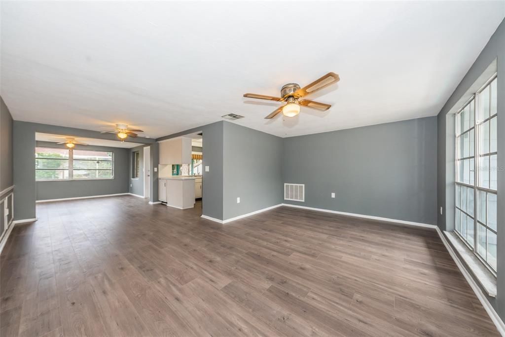 Recently Sold: $219,999 (2 beds, 1 baths, 1068 Square Feet)