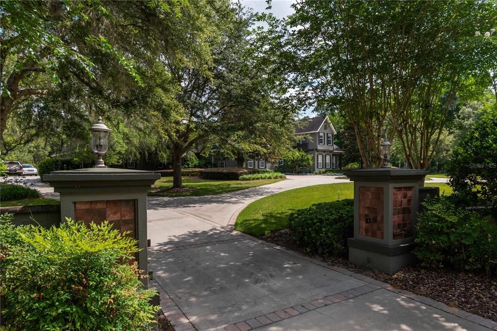 Recently Sold: $1,895,000 (6 beds, 7 baths, 6590 Square Feet)