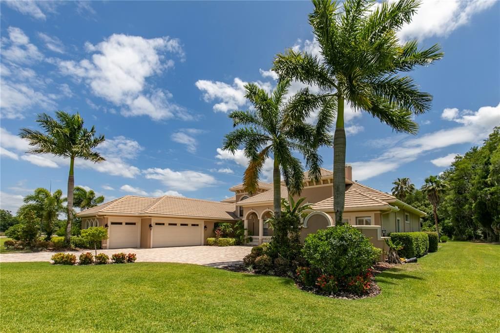Recently Sold: $1,799,000 (4 beds, 5 baths, 5196 Square Feet)