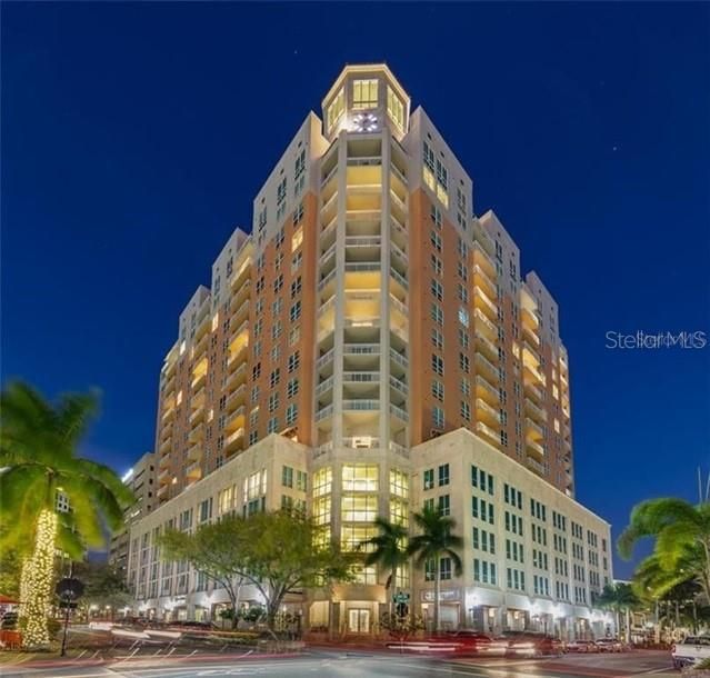 Recently Sold: $1,800,000 (2 beds, 2 baths, 2288 Square Feet)