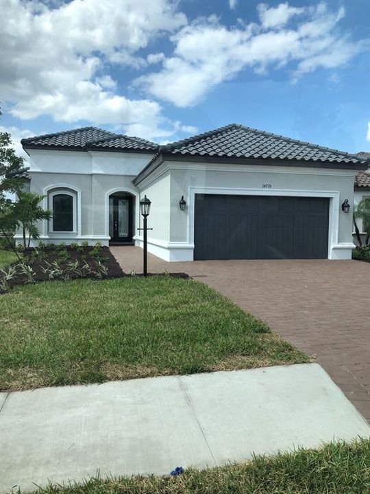 Vendido Recientemente: $600,805 (3 camas, 3 baños, 2100 Pies cuadrados)