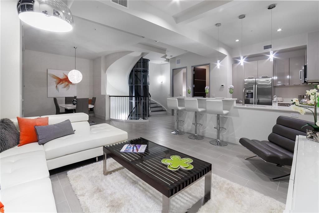 Recently Sold: $1,025,000 (3 beds, 3 baths, 2588 Square Feet)