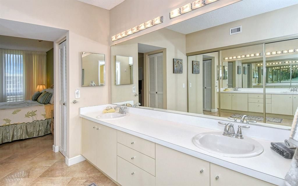 Recently Sold: $775,000 (2 beds, 2 baths, 1503 Square Feet)