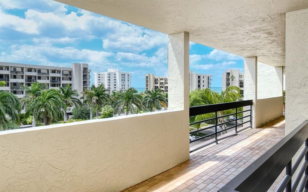 Recently Sold: $775,000 (2 beds, 2 baths, 1503 Square Feet)