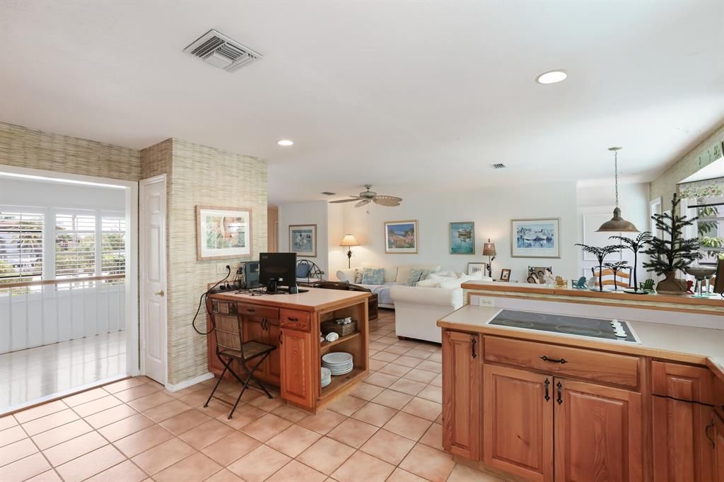 Recently Sold: $1,590,000 (3 beds, 1 baths, 2868 Square Feet)