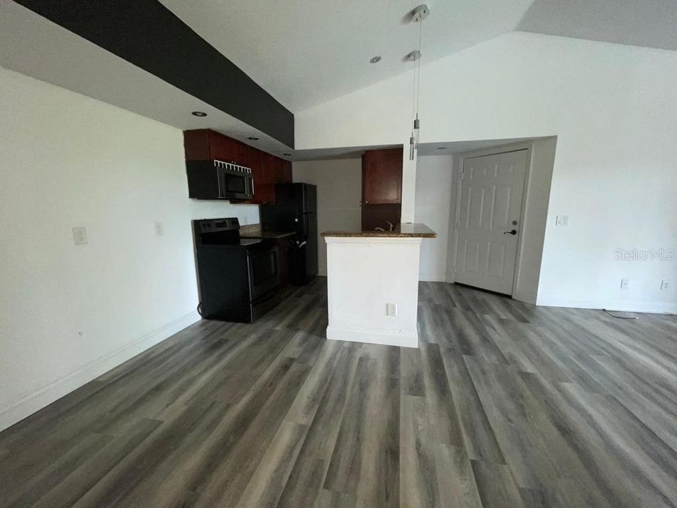 Recently Rented: $1,500 (2 beds, 2 baths, 988 Square Feet)