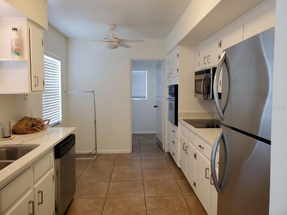 Recently Rented: $3,100 (3 beds, 2 baths, 1420 Square Feet)