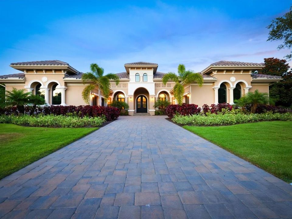 Recently Sold: $3,050,000 (3 beds, 4 baths, 4347 Square Feet)