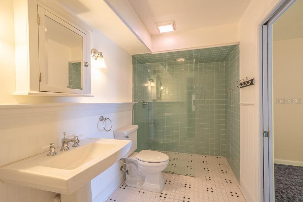 Недавно арендовано: $3,600 (4 спален, 3 ванн, 3298 Квадратных фут)