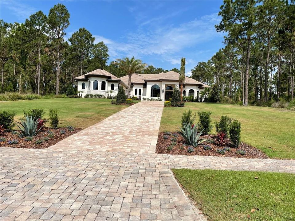 Recently Sold: $1,800,000 (5 beds, 5 baths, 5093 Square Feet)