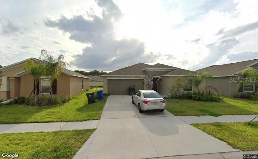 Recently Sold: $295,000 (4 beds, 2 baths, 1936 Square Feet)