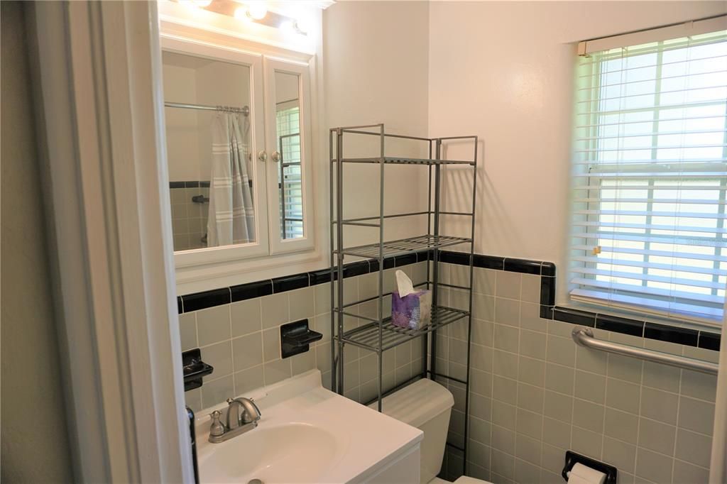 Недавно арендовано: $1,500 (2 спален, 1 ванн, 1233 Квадратных фут)