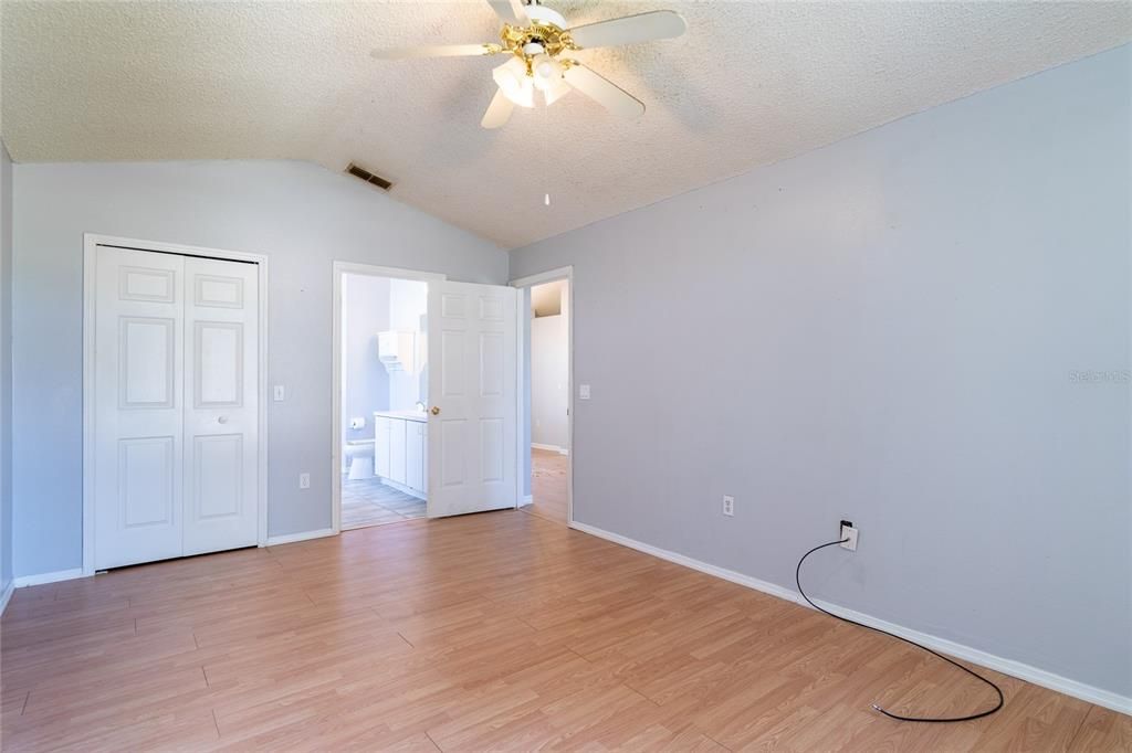 Recently Sold: $275,000 (3 beds, 2 baths, 1746 Square Feet)