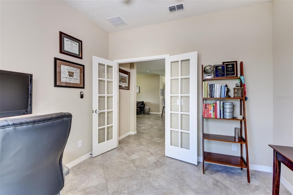 Recently Sold: $375,000 (3 beds, 2 baths, 2286 Square Feet)