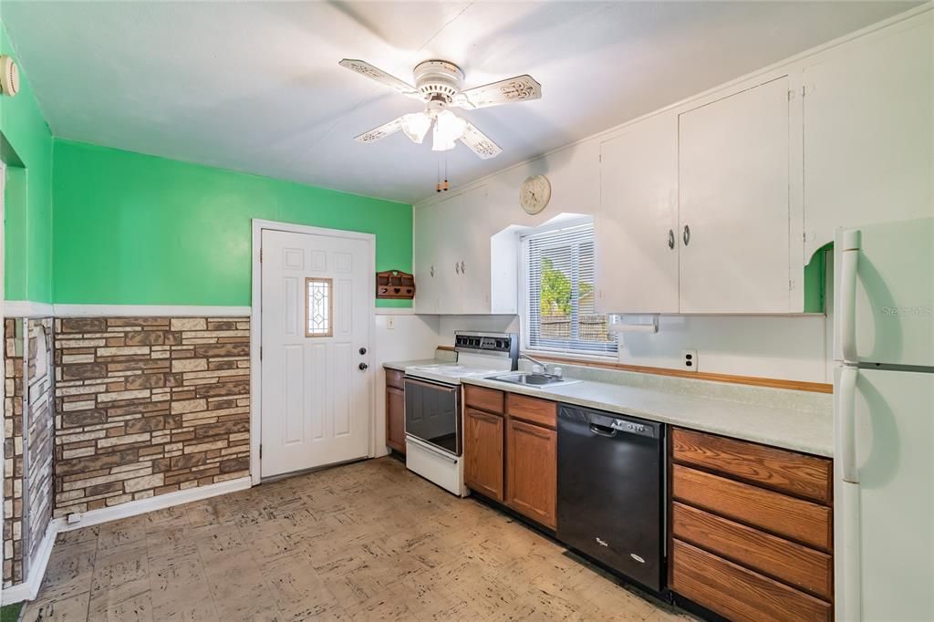 Recently Sold: $85,000 (2 beds, 1 baths, 874 Square Feet)