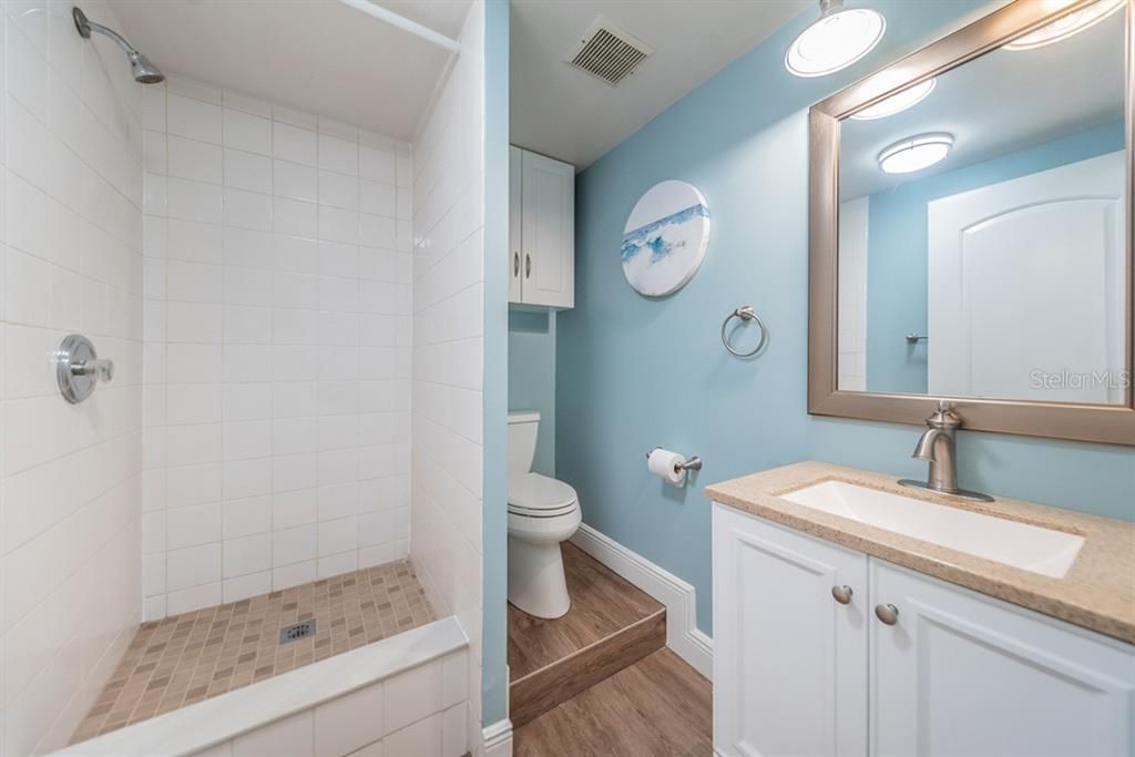 Недавно арендовано: $3,000 (2 спален, 1 ванн, 950 Квадратных фут)