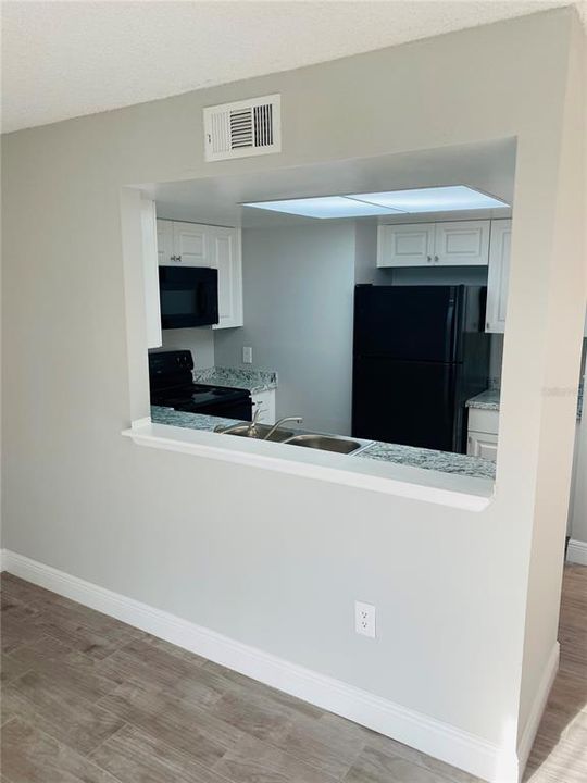 Recently Sold: $117,000 (1 beds, 1 baths, 733 Square Feet)
